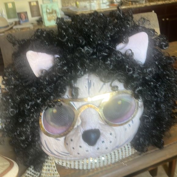 Spirit Black and Gold Cat Face Mask - Picture 5 of 8